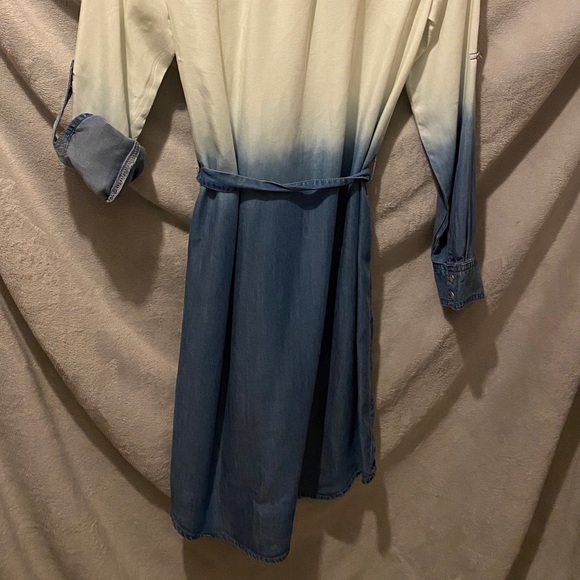 Collared Buttoned LS Blue/off-White Dress w/ belt - Picture 6 of 6